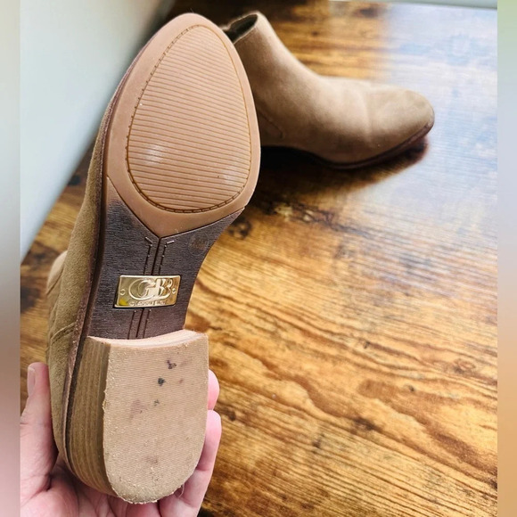 Gianni Bini Stand-Bye Suede Ankle Boots - Size 5.5 Sahara Sand - Like New - Picture 7 of 14